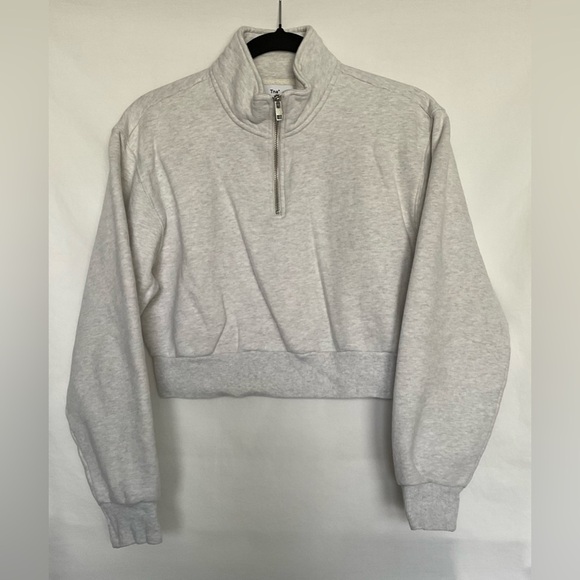 ARITZIA TNA Gray Cropped Boxy Sweatshirt - Picture 2 of 7